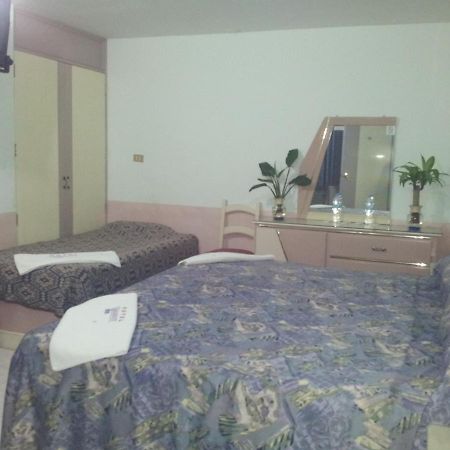 Hotel Diamante Inn Uriangato Екстериор снимка