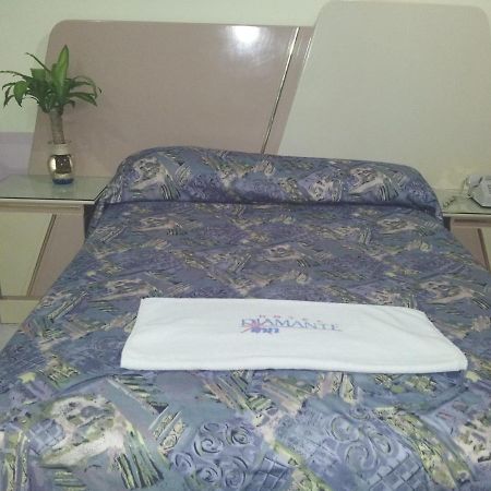 Hotel Diamante Inn Uriangato Екстериор снимка