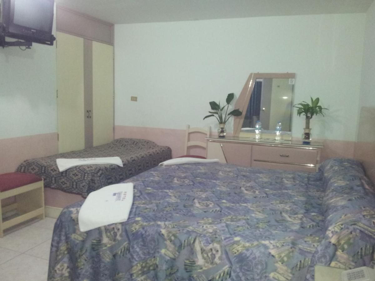 Hotel Diamante Inn Uriangato Екстериор снимка