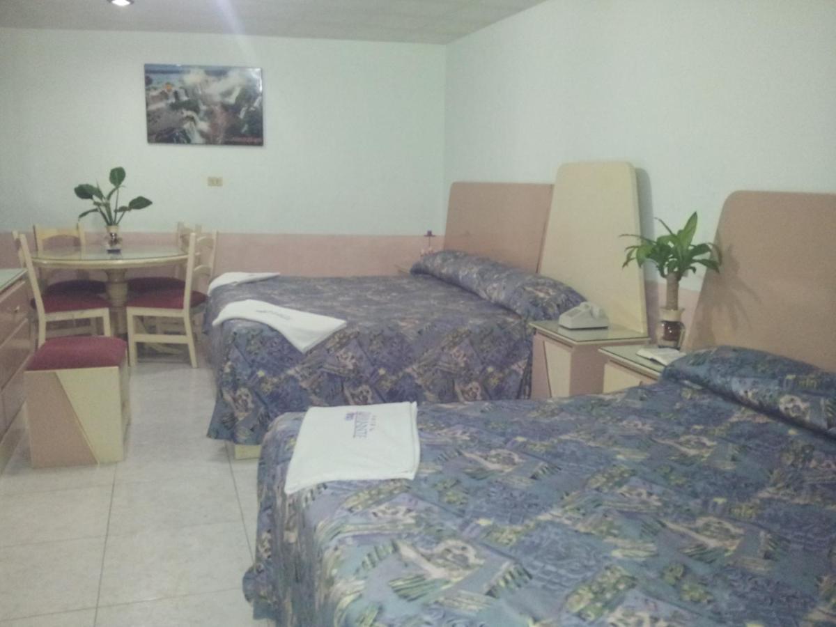 Hotel Diamante Inn Uriangato Екстериор снимка